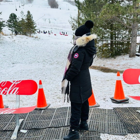 Canada Goose winter jacket - Picture 8 of 8